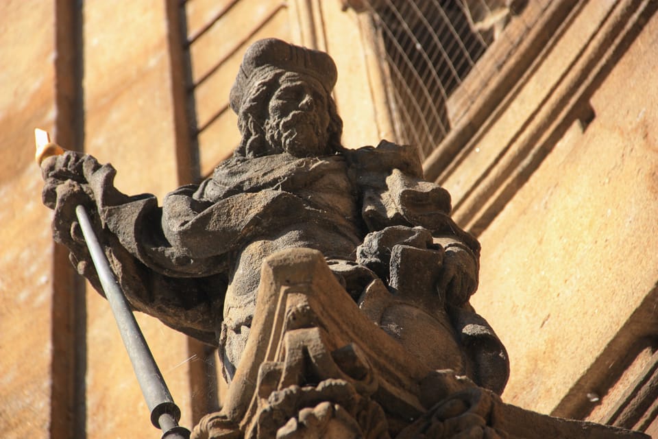 La colonne qui représente saint Venceslas en patron des vignobles et des vignerons est classée au patrimoine tchèque depuis 1964 | Photo: Barbora Němcová, Radio Prague Int. La colonne qui représente saint Venceslas en patron des vignobles et des vignerons est classée au patrimoine tchèque depuis 1964 | Photo: Barbora Němcová, Radio Prague Int.