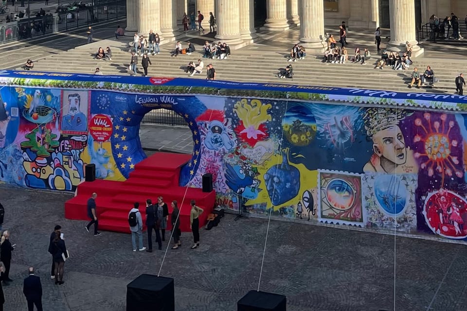 Le Mur de la Liberté et de l’Énergie | Photo: Kateřina Srbková, Radio Prague Int. Le Mur de la Liberté et de l’Énergie | Photo: Kateřina Srbková, Radio Prague Int.