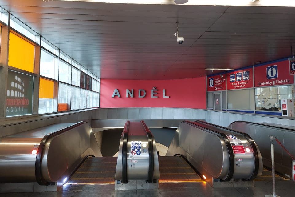 La station de métro Anděl | Photo: Paul-Henri Perrain, Radio Prague Int. La station de métro Anděl | Photo: Paul-Henri Perrain, Radio Prague Int.