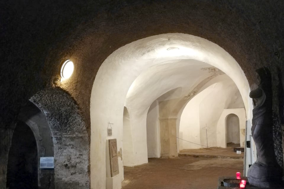 L’église dans la grotte de l'hermit Ivan | Photo: Štěpánka Budková, Radio Prague Int. L’église dans la grotte de l'hermit Ivan | Photo: Štěpánka Budková, Radio Prague Int.