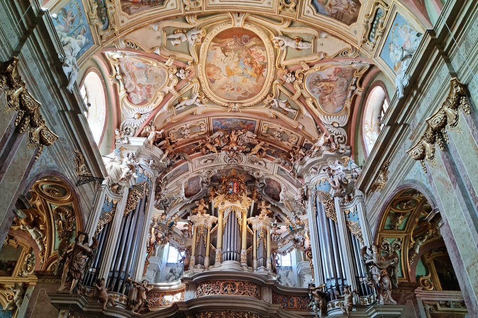 La basilique de la Visitation de la Vierge à Svatý Kopeček (La Sainte Colline) | Photo: Jitka Mládková, Radio Prague Int. La basilique de la Visitation de la Vierge à Svatý Kopeček (La Sainte Colline) | Photo: Jitka Mládková, Radio Prague Int.