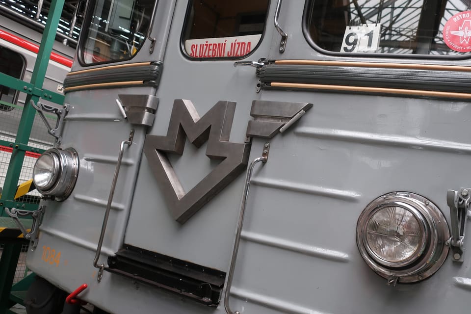 La rame de métro historique au dépôt du métro à Kačerov | Photo: Štěpánka Budková, Radio Prague Int. La rame de métro historique au dépôt du métro à Kačerov | Photo: Štěpánka Budková, Radio Prague Int.