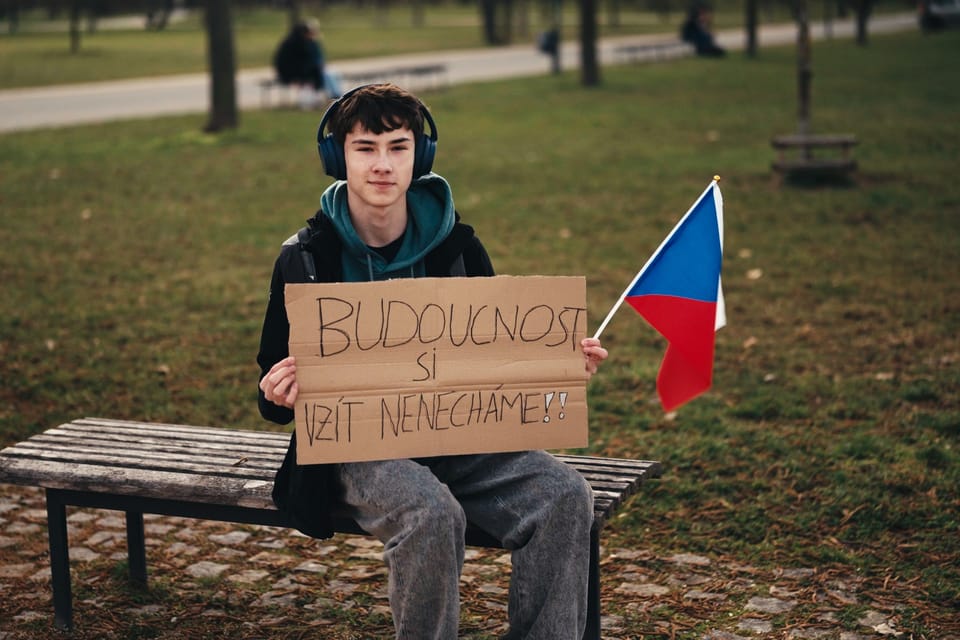 Nous ne nous laisserons pas voler notre avenir ! | Photo: Antoan Pepelanov, Radio Prague Int. Nous ne nous laisserons pas voler notre avenir ! | Photo: Antoan Pepelanov, Radio Prague Int.