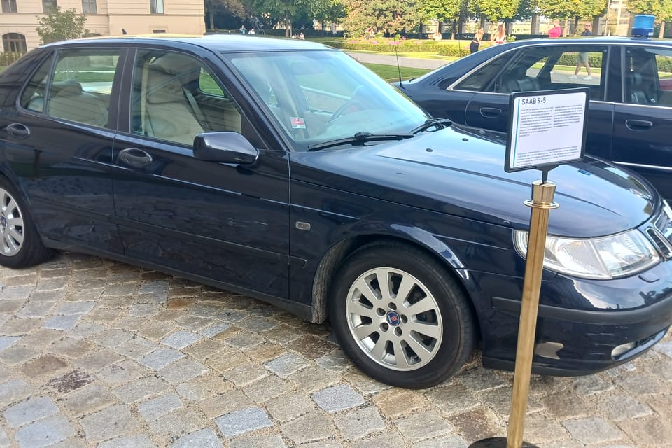 La voiture Saab 9-5 a été utilisée par le château de Prague entre 2001 et 2006. | Photo: Lenka Žižková, Radio Prague Int. La voiture Saab 9-5 a été utilisée par le château de Prague entre 2001 et 2006. | Photo: Lenka Žižková, Radio Prague Int.