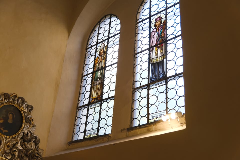 L’église Saint-Wenceslas à Nehvizdy | Photo: Bohumil Šimčík, Radio Prague Int. L’église Saint-Wenceslas à Nehvizdy | Photo: Bohumil Šimčík, Radio Prague Int.