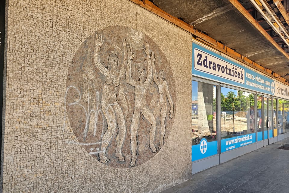 Une mosaïque de l'époque communiste | Photo: Štěpánka Budková,  Radio Prague Int.