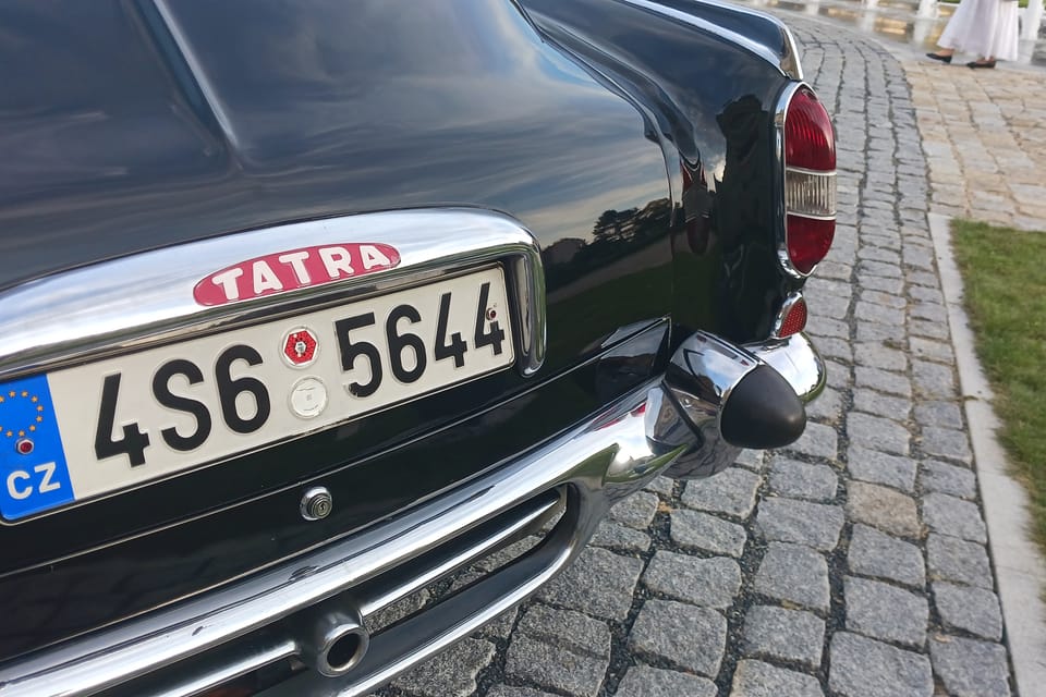 Le véhicule Tatra 603-1 a servi dans les années 1960 au ministère des Carburants et de l'Énergie | Photo: Lenka Žižková, Radio Prague Int. Le véhicule Tatra 603-1 a servi dans les années 1960 au ministère des Carburants et de l'Énergie | Photo: Lenka Žižková, Radio Prague Int.