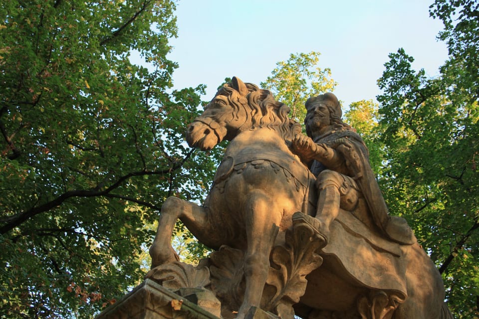 Il s’agit d’une des trois représentations de saint Venceslas à Prague que l’on doit au sculpteur Jan Jiří Bendl | Photo: Barbora Němcová,  Radio Prague Int.