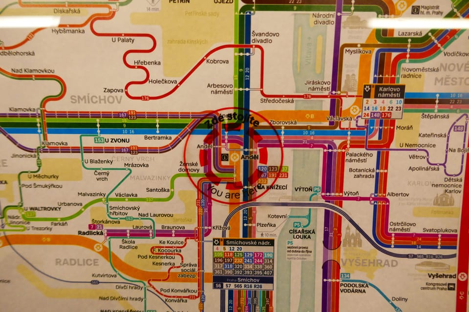 Le plan des stations de métro | Photo: Paul-Henri Perrain, Radio Prague Int. Le plan des stations de métro | Photo: Paul-Henri Perrain, Radio Prague Int.