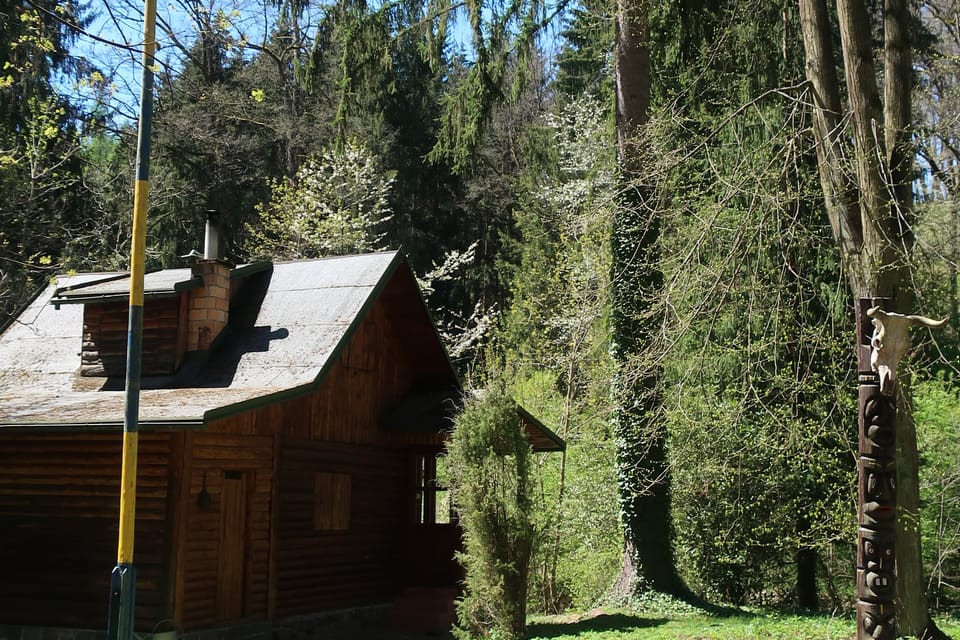 La colonie de Měsíční údolí (La vallée da la lune) | Photo: Štěpánka Budková, Radio Prague Int. La colonie de Měsíční údolí (La vallée da la lune) | Photo: Štěpánka Budková, Radio Prague Int.