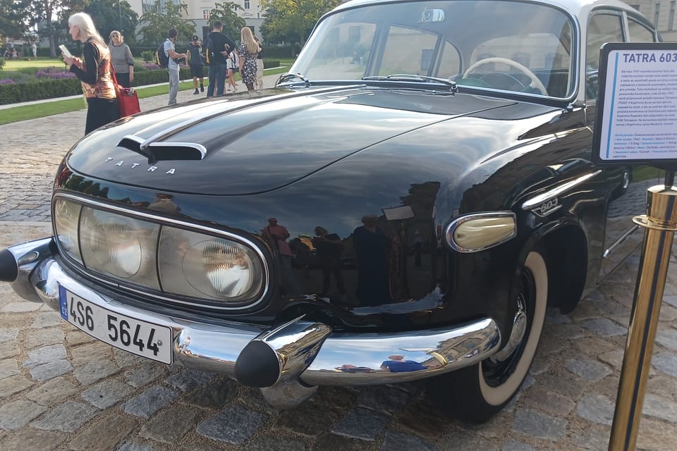 Le véhicule Tatra 603-1 a servi dans les années 1960 au ministère des Carburants et de l'Énergie | Photo: Lenka Žižková, Radio Prague Int. Le véhicule Tatra 603-1 a servi dans les années 1960 au ministère des Carburants et de l'Énergie | Photo: Lenka Žižková, Radio Prague Int.