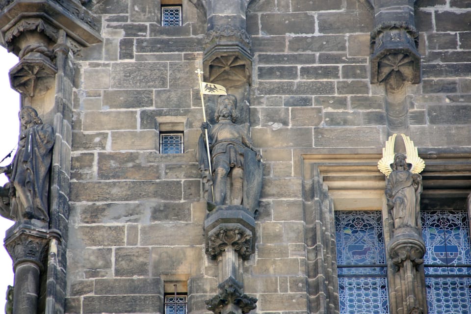En 1884, le sculpteur Ludvík Šimek en a réalisé le modèle, avant que la statue ne soit sculptée par Václav Strachovský | Photo: Barbora Němcová, Radio Prague Int. En 1884, le sculpteur Ludvík Šimek en a réalisé le modèle, avant que la statue ne soit sculptée par Václav Strachovský | Photo: Barbora Němcová, Radio Prague Int.
