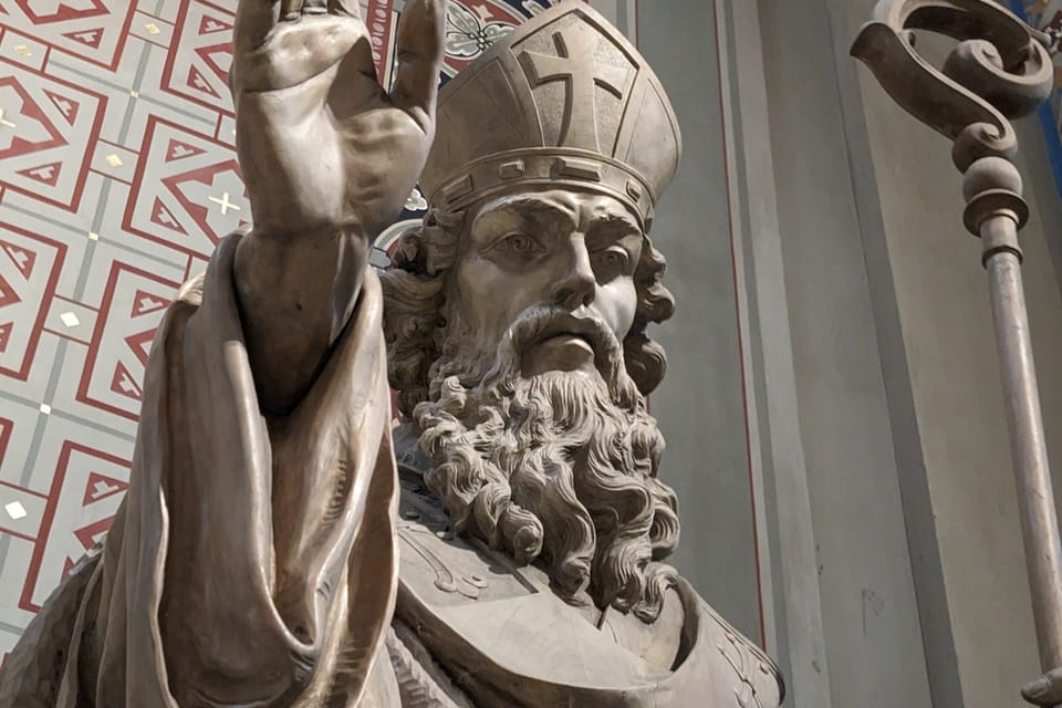 La statue de Saint Méthode | Photo: Bohumil Šimčík, Radio Prague Int. La statue de Saint Méthode | Photo: Bohumil Šimčík, Radio Prague Int.