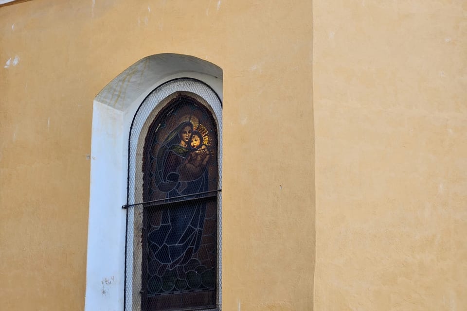 L’église Saint-Wenceslas à Nehvizdy | Photo: Štěpánka Budková, Radio Prague Int. L’église Saint-Wenceslas à Nehvizdy | Photo: Štěpánka Budková, Radio Prague Int.