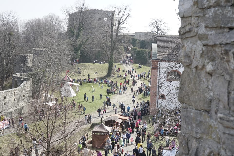 Un marché médiéval au château fort de Hukvaldy | Photo: Luděk Brhel, Radio Prague Int. Un marché médiéval au château fort de Hukvaldy | Photo: Luděk Brhel, Radio Prague Int.