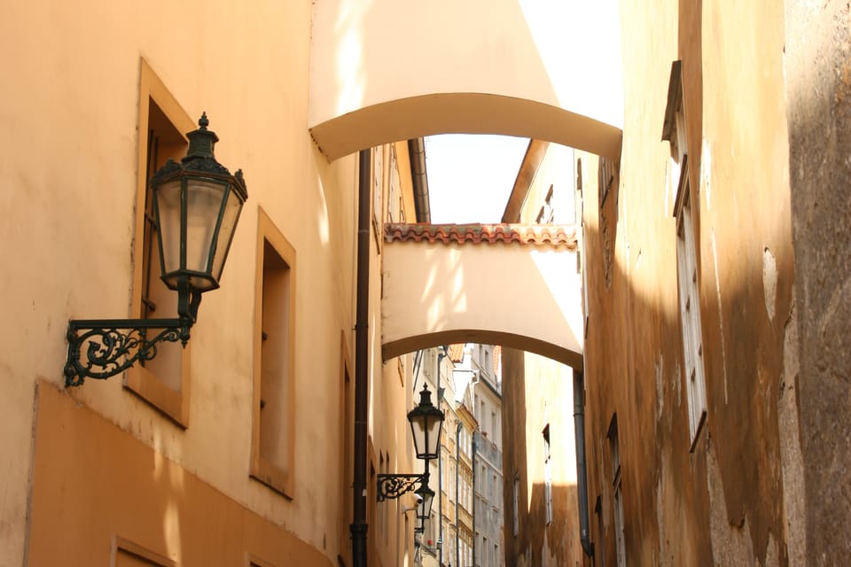 La rue Thunovská au quartier de Petit Côté | Photo: Štěpánka Budková, Radio Prague Int. La rue Thunovská au quartier de Petit Côté | Photo: Štěpánka Budková, Radio Prague Int.