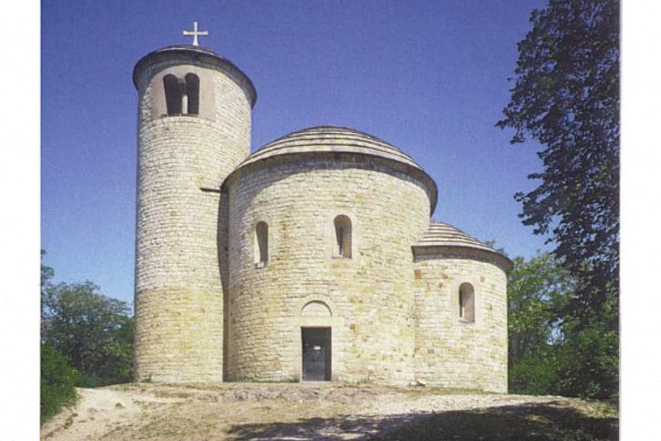 La rotonde Saint-Georges et Saint-Adalbert sur le mont Říp | Photo: CzechTourism La rotonde Saint-Georges et Saint-Adalbert sur le mont Říp | Photo: CzechTourism