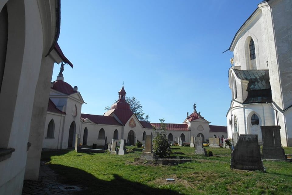 L’église Saint-Jean-Népomucène à Zelená Hora | Photo: Magdalena Kašubová, Radio Prague Int. L’église Saint-Jean-Népomucène à Zelená Hora | Photo: Magdalena Kašubová, Radio Prague Int.